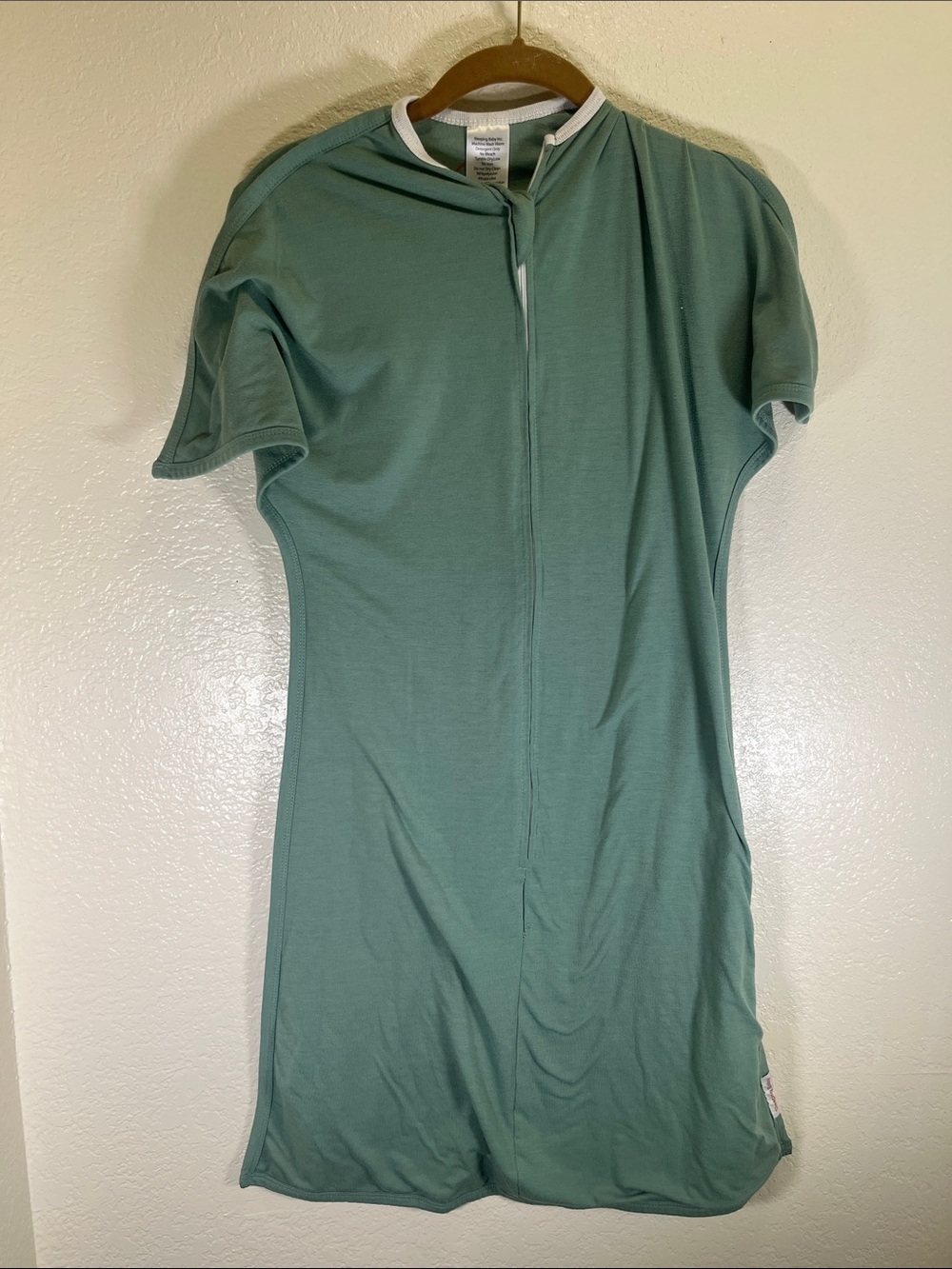 Sleeping Baby Light Sage Green Short Sleeve Romper with White Trim size large